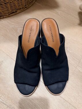 Lucky Brand Black Open-Toe Block Heel Clog